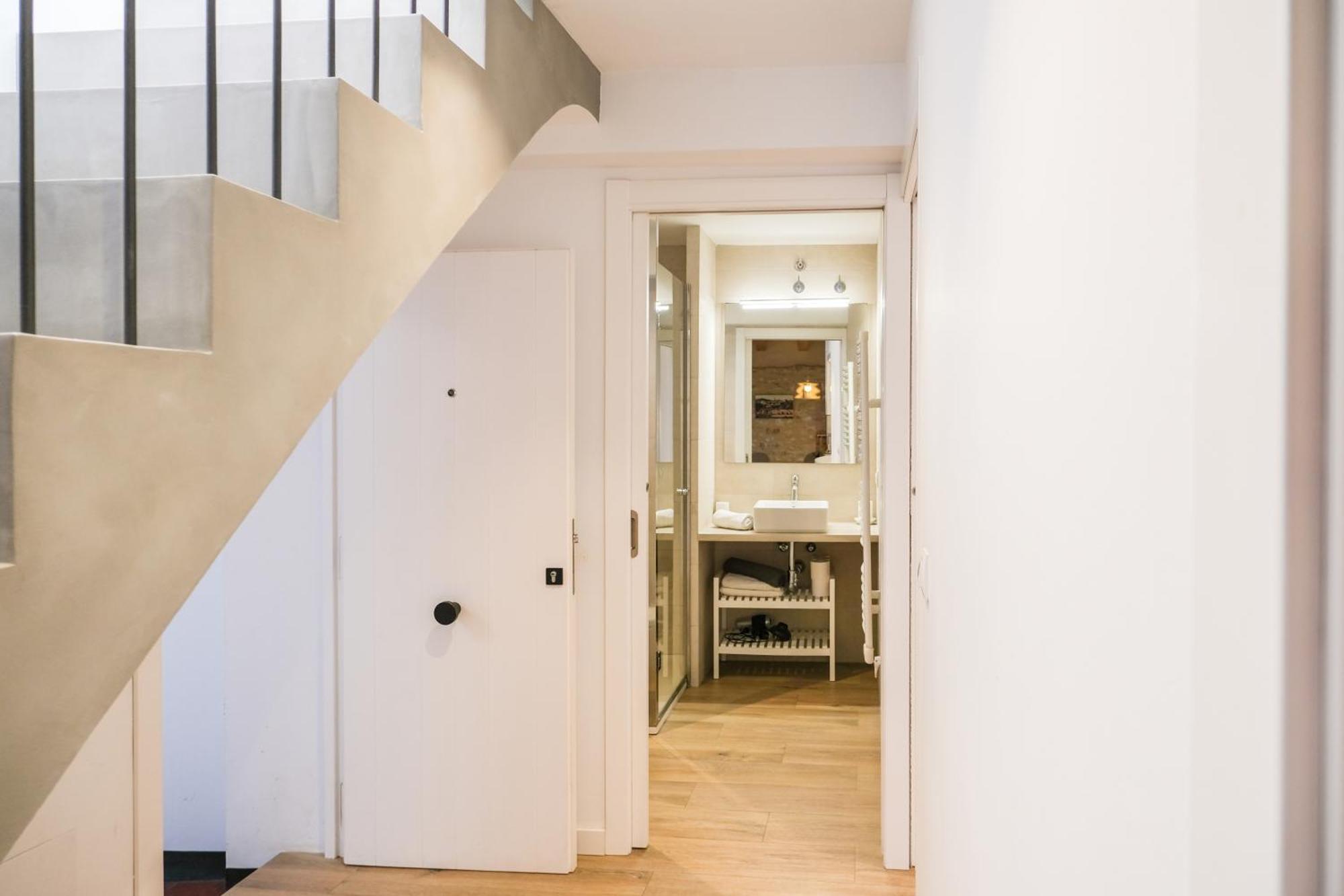 Ganganell Atic Apartamento Con Terraza En Besalu Ngoại thất bức ảnh
