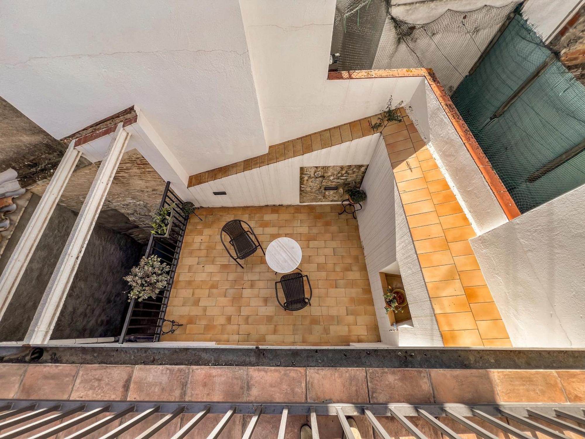 Ganganell Atic Apartamento Con Terraza En Besalu Ngoại thất bức ảnh